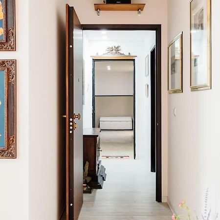 ℒovely & ℰlegant Studio Next To Duomo/Missori Milão Exterior foto