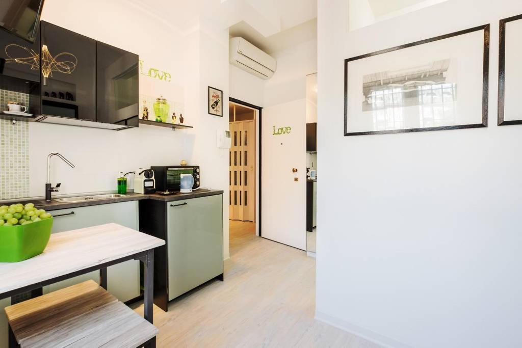 ℒovely & ℰlegant Studio Next To Duomo/Missori Milão Exterior foto
