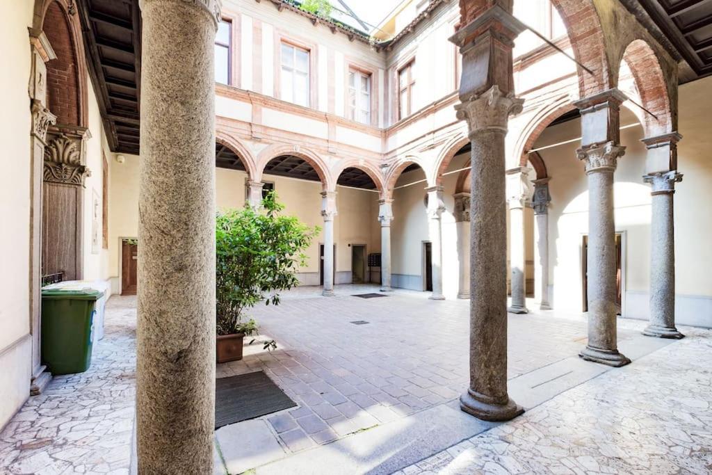 ℒovely & ℰlegant Studio Next To Duomo/Missori Milão Exterior foto