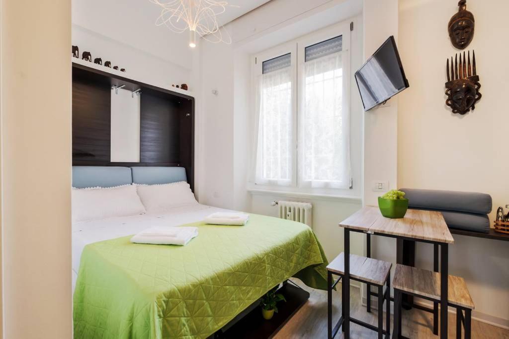 ℒovely & ℰlegant Studio Next To Duomo/Missori Milão Exterior foto
