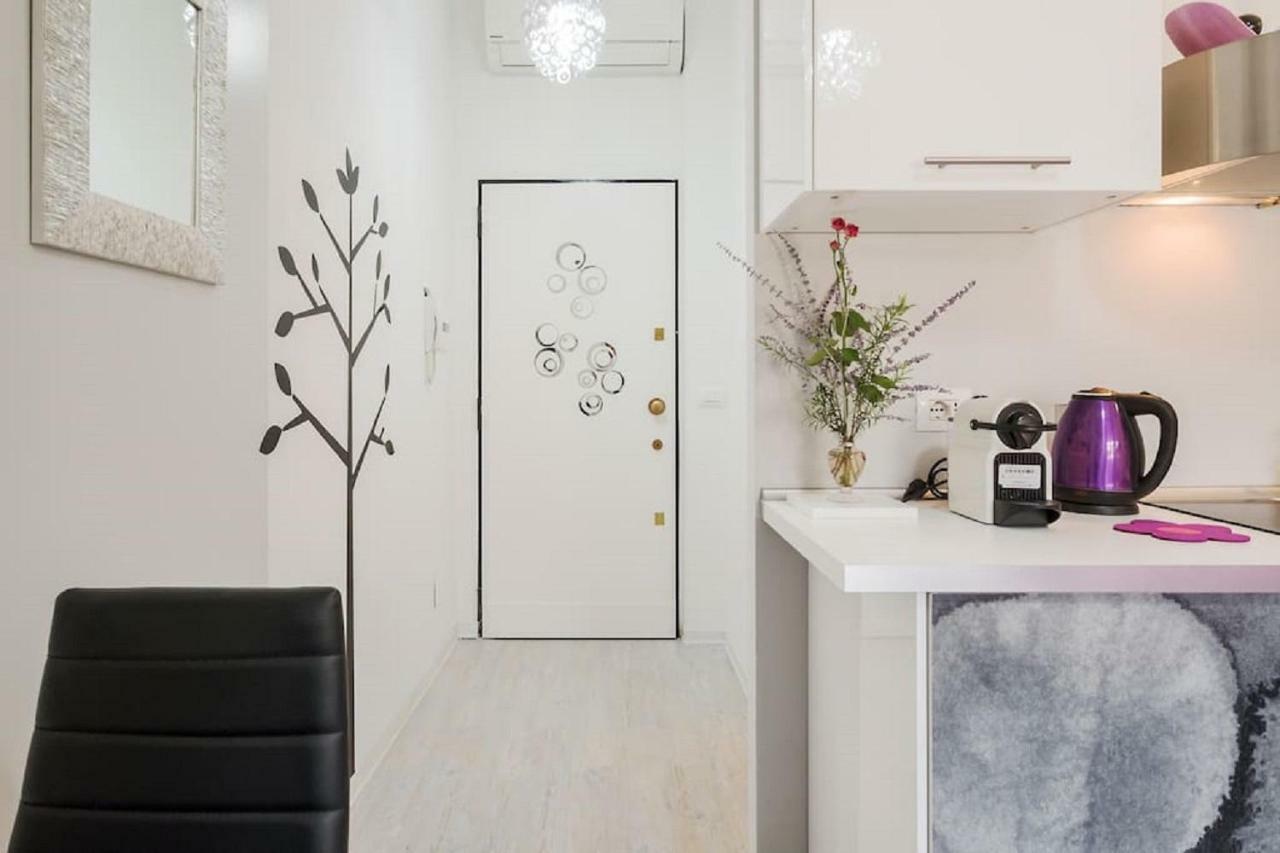 ℒovely & ℰlegant Studio Next To Duomo/Missori Milão Exterior foto
