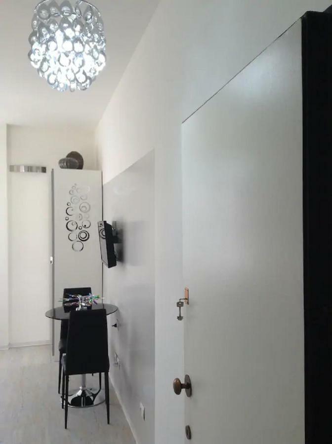 ℒovely & ℰlegant Studio Next To Duomo/Missori Milão Exterior foto