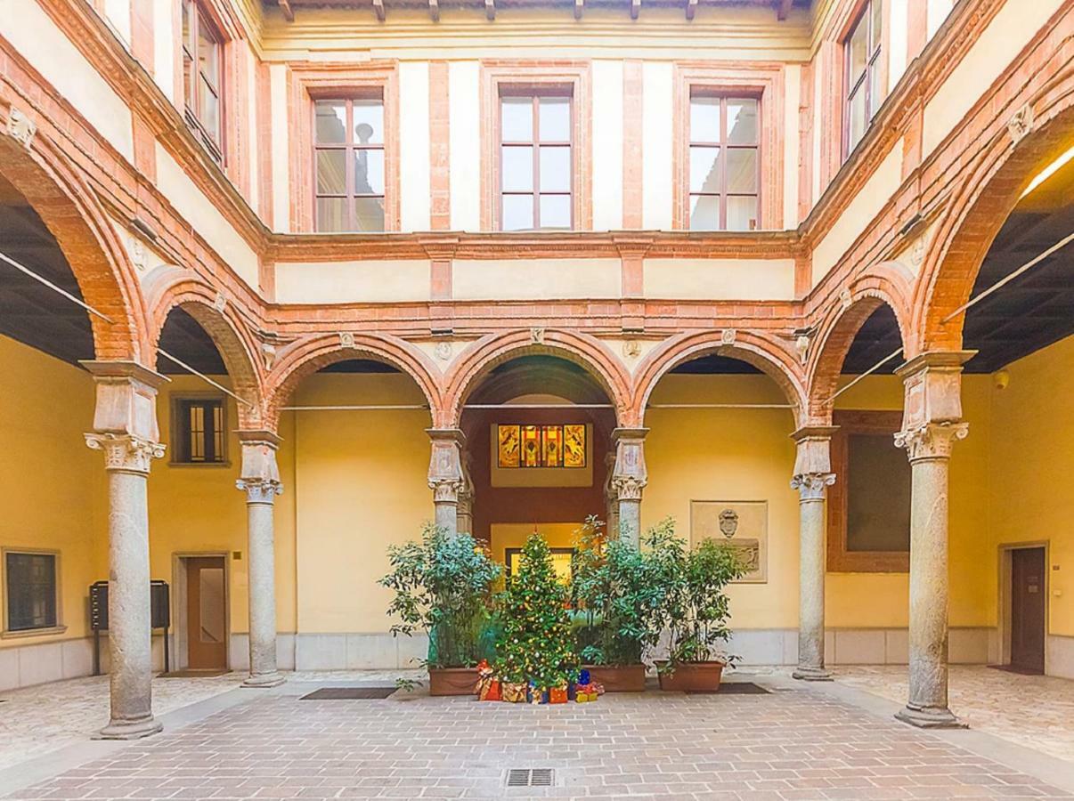 ℒovely & ℰlegant Studio Next To Duomo/Missori Milão Exterior foto